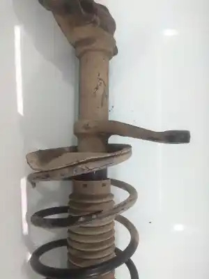 Pièce détachée automobile d'occasion moyeu de roue avant droite pour peugeot 106 (s2) 1.1 références oem iam   