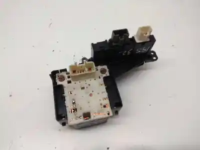 Second-hand car spare part hazard warning lights for toyota yaris (ncp1/nlp1/scp1) 1.4 d-4d linea luna oem iam references   