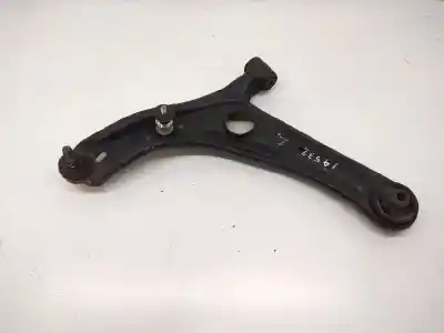 Автозапчастина б/у передній правий нижний рычаг підвіски для toyota yaris (ncp1/nlp1/scp1) 1.4 d-4d linea luna посилання на oem iam   