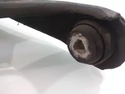 Second-hand car spare part front right lower suspension arm for renault clio ii fase ii (b/cb0) authentique oem iam references 
