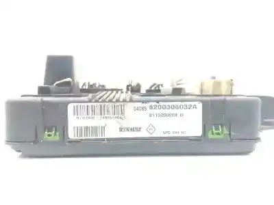 Pièce détachée automobile d'occasion BOÎTES À FUSIBLES pour RENAULT SCENIC II  Références OEM IAM 8200306032A S118399200D 