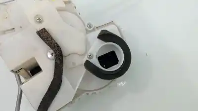 Pezzo di ricambio per auto di seconda mano serratura porta anteriore destra per suzuki vitara 1.9td vitara 1.9td riferimenti oem iam 8220154p30