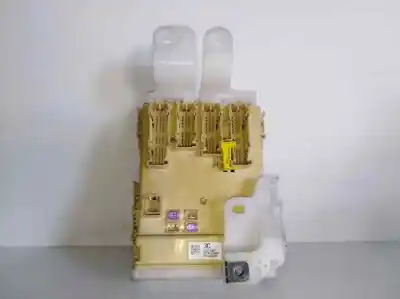 Second-hand car spare part Fuse Box Unit for TOYOTA AURIS (_E18_) 1.8 HYBRID (ZWE186_) OEM IAM references 8273012X80A  