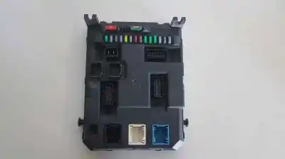Pezzo di ricambio per auto di seconda mano Scatola Relè/fusibili per CITROEN C3 1.4 HDi Exclusive Riferimenti OEM IAM 9666952280  