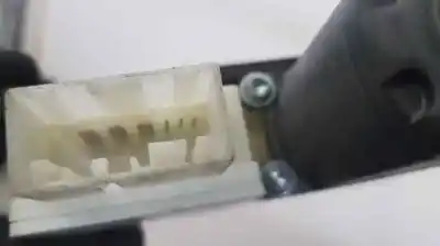 Peça sobressalente para automóvel em segunda mão elevador de vidros traseiro direito por skoda rapid ambition referências oem iam 5ja959812g  
