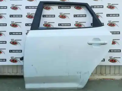 Recambio de automóvil de segunda mano de Puerta Trasera Izquierda para KIA CEE´D 1.6 CAT referencias OEM IAM   