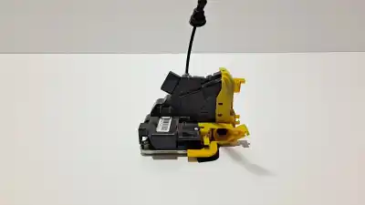 Second-hand car spare part left front door lock for kia cee´d drive oem iam references 81310a2100