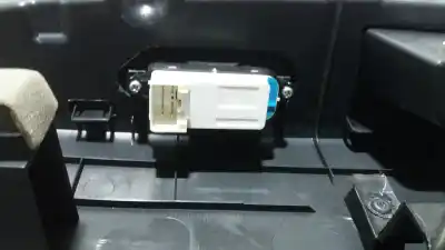 Pezzo di ricambio per auto di seconda mano rivestimento portiera posteriore sinistra per mazda cx-7 (er) sportive riferimenti oem iam eg215581ab02  