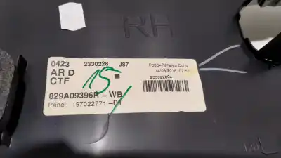 Peça sobressalente para automóvel em segunda mão forra / revestimento da porta traseira direita por renault captur zen referências oem iam 829a09396r  