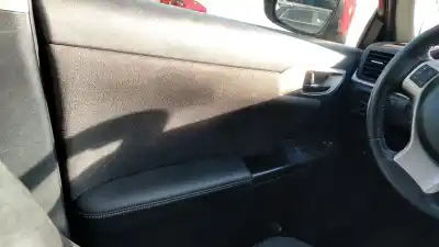 Pezzo di ricambio per auto di seconda mano rivestimento porta anteriore sinistro per lexus ct 200h riferimenti oem iam 67612x1b19  