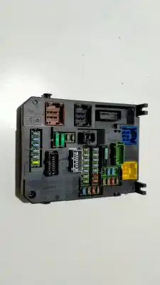 Peça sobressalente para automóvel em segunda mão caixa de fusíveis e relés por peugeot 508 allure referências oem iam 9806687980