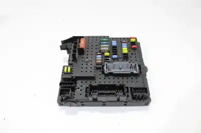 Автозапчасти б/у блок реле/предохранителей за VOLVO XC90 D5 Executive (7 asientos) (136kW) ссылки OEM IAM 30728512  