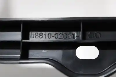 Pezzo di ricambio per auto di seconda mano bracciolo centrale per toyota corolla (e21) hybrid active riferimenti oem iam 5881002081  