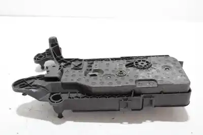 Автозапчастина б/у середній для skoda superb (3v3) ambition посилання на oem iam 5q0915321j  5q0915331r