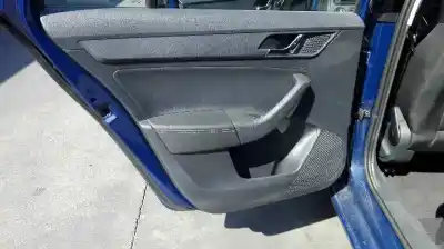 Pezzo di ricambio per auto di seconda mano rivestimento portiera posteriore sinistra per skoda spaceback (5h) active riferimenti oem iam  Pezzo di ricambio per auto di seconda mano rivestimento portiera posteriore sinistra per skoda spaceback (5h) active riferimenti oem iam