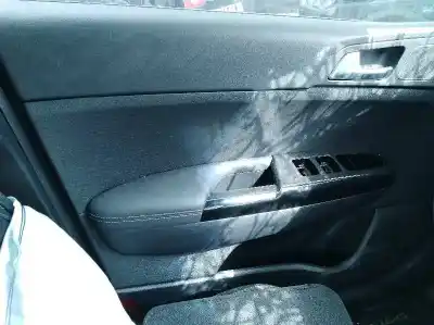Peça sobressalente para automóvel em segunda mão forra / revestimento da porta dianteira esquerda por kia sportage concept plus 2wd referências oem iam 