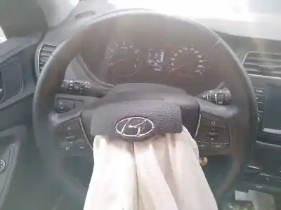 Peça sobressalente para automóvel em segunda mão volante por hyundai i20 essence referências oem iam 