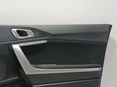 Автозапчастина б/у обработка передніх правіх дверей для kia xceed (cd) 1.6 crdi 136 посилання на oem iam 82302j7032  