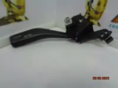 Pièce détachée automobile d'occasion Commande De Clignotants pour AUDI A3 (8P) 1.9 TDI Ambiente Références OEM IAM 1K0953513  