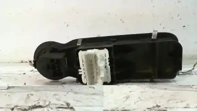 Second-hand car spare part left front power window switch for renault modus confort dynamique oem iam references 8200277630a  