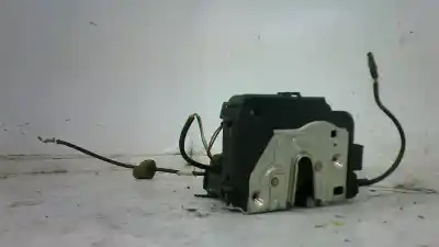 Peça sobressalente para automóvel em segunda mão fechadura da porta dianteira esquerda por mercedes-benz clase c (w203) berlina 220 cdi (203.006) referências oem iam 2117200335