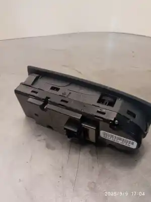 Peça sobressalente para automóvel em segunda mão Botão / Interruptor Elevador Vidro Dianteiro Esquerdo por BMW X3 (E83) 2.5i Referências OEM IAM 3411746  