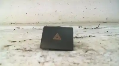 Peça sobressalente para automóvel em segunda mão INTERRUPTOR 4 PISCAS - EMERGÊNCIA por FORD TRANSIT CONNECT (TC7)  Referências OEM IAM 2T1T13A350  