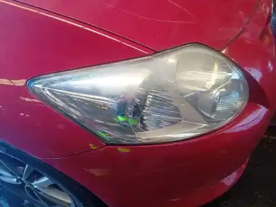 Second-hand car spare part right headlight for toyota auris (_e15_) 1.4 d-4d (nde150_) oem iam references 8113002470