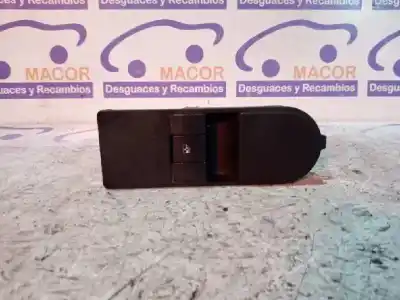Автозапчасти б/у ВЫКЛЮЧАТЕЛЬ ПЕРЕДНЕГО ПРАВОГО ОКНА за OPEL ASTRA H CARAVAN  ссылки OEM IAM 13197132  93162638