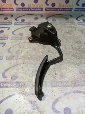 Second-hand car spare part ACCELERATOR PEDAL for RENAULT CLIO III  OEM IAM references 8200297335  8200297335-B