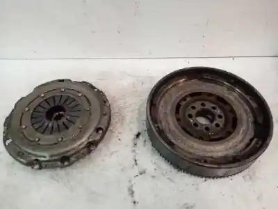 Pezzo di ricambio per auto di seconda mano kit frizione per bmw serie 3 berlina (e46) 320d riferimenti oem iam 702688  702786
