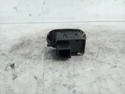 Second-hand car spare part right front power window switch for citroen c2 vtr oem iam references 96401469xt  
