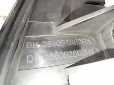 Peça sobressalente para automóvel em segunda mão farolim dianteiro esquerdo por renault megane iii berlina 5 p expression referências oem iam 266051882r  