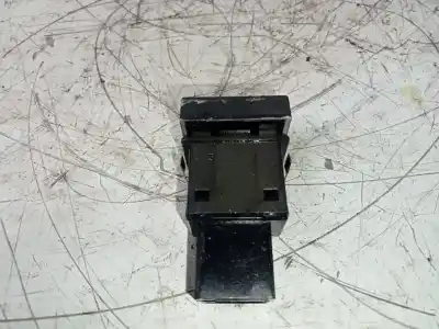 Second-hand car spare part switch for audi a3 (8l) 1.9 tdi ambiente oem iam references 8l0927134c  