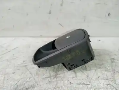 Pezzo di ricambio per auto di seconda mano Interruttore Alzacristalli Anteriore Destro per OPEL CORSA D Sport 95 CV / 70 KW Riferimenti OEM IAM 13189333  