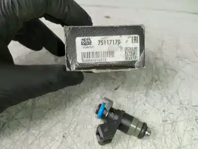 Pezzo di ricambio per auto di seconda mano iniettore per renault clio ii fase i (b/cbo) 1.4 16v tech-run 98 cv / 72 kw riferimenti oem iam 75117170  