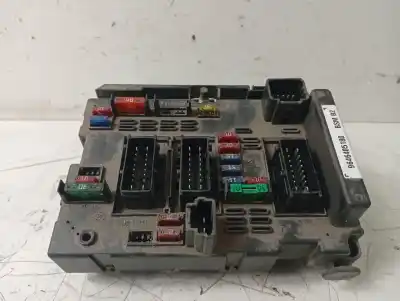 Peça sobressalente para automóvel em segunda mão caixa de fusíveis e relés por peugeot 307 (s1) xr referências oem iam 9646405180