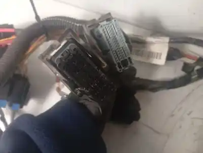 Peça sobressalente para automóvel em segunda mão fio por dacia sandero stepway referências oem iam 240118084r  