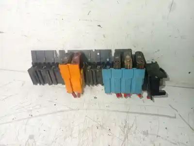 Автозапчасти б/у блок реле/предохранителей за renault master desde ´98 base. caja cerrada l1h1 rs 3078 114 cv / 84 kw ссылки oem iam 7703497426