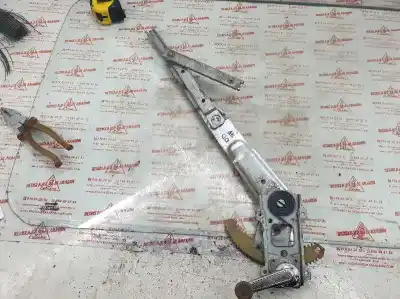 Recambio de automóvil de segunda mano de ELEVALUNAS DELANTERO DERECHO para NISSAN PATROL (K/W160)  referencias OEM IAM   
