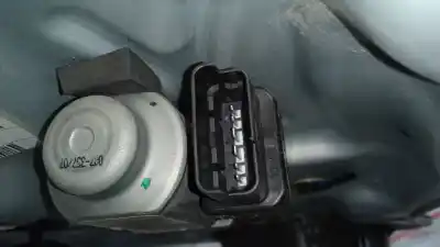 Second-hand car spare part rear left window regulator for kia cee´d 2.0 crdi oem iam references   