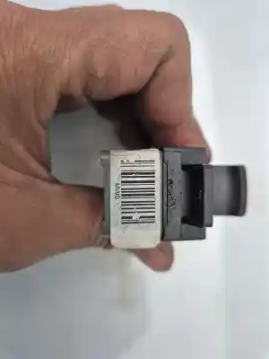 Second-hand car spare part right front power window switch for ssangyong korando (ck) 2.0 e-xdi oem iam references   