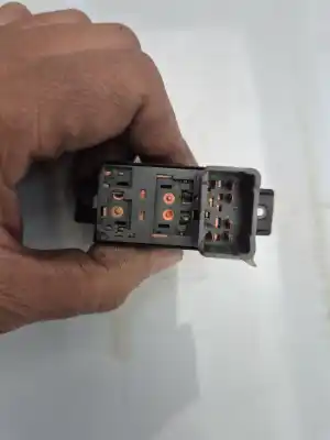 Second-hand car spare part right front power window switch for ssangyong korando (ck) 2.0 e-xdi oem iam references   