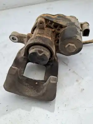 Автозапчастина б/у задній лівий гальмівний супорт для peugeot rifter 1.5 bluehdi 130 посилання на oem iam 190593  