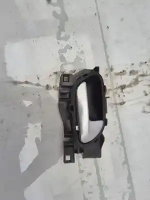 Recambio de automóvil de segunda mano de maneta interior delantera derecha para peugeot 208 i (ca_, cc_) 1.6 bluehdi 100 referencias oem iam   
