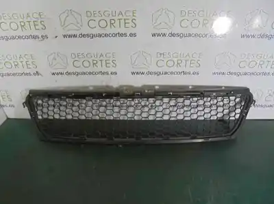 Pièce détachée automobile d'occasion GRILLE DE PARE-CHOCS CENTRAL pour DACIA SANDERO  Références OEM IAM 8200567228  