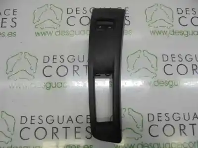 Peça sobressalente para automóvel em segunda mão BOTÃO / INTERRUPTOR ELEVADOR VIDRO DIANTEIRO ESQUERDO por OPEL MERIVA B MONOSPACE (S10)  Referências OEM IAM 13305978  