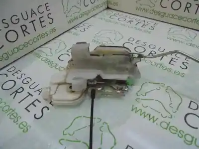 Second-hand car spare part front right door lock for mitsubishi montero (v80/v90) 4m41 oem iam references 5715a280  