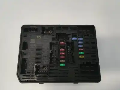 Piesă de schimb auto la mâna a doua panou siguranțe pentru nissan primastar (x83) m9r717 referințe oem iam  284b77542r n30800ph5a 
