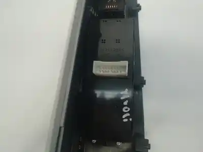 Second-hand car spare part left front power window switch for ssangyong tivoli d16dtf oem iam references   